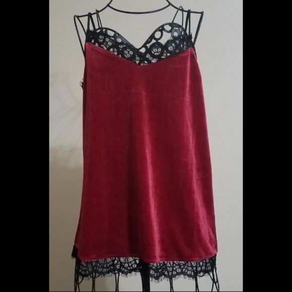 WHBM Red Velvet Black Lace Trim Cami Size Small - Picture 1 of 6
